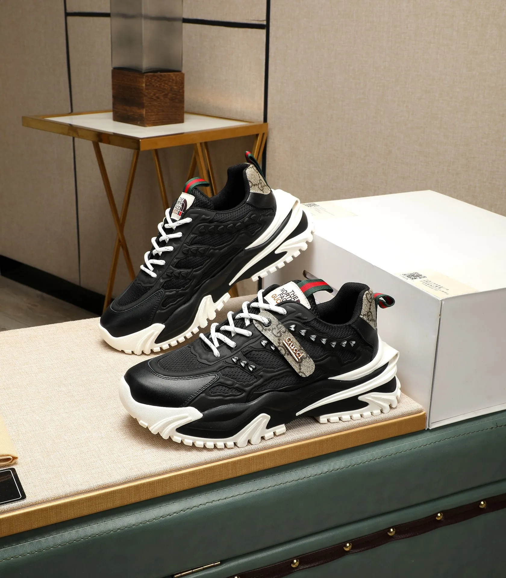 Men's men's shoes💰520 GUCCI🔍🔍2024 latest model Available at the same time at the counter, original calfskin imported from Italy, mesh lining, exquisite workmanship (high-end, extravagance, and class), soles: original soles specially provided by the original factory, ⚠Exclusive double-layer movable molded soles are super comfortable⚠, real photos🎬The real ones are better🔍🔍"High quality·Follow the order" code number 38-44